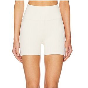 WellBeing + BeingWell StretchWell Valle 4 Inch Bike Short Birch cream Revolve S